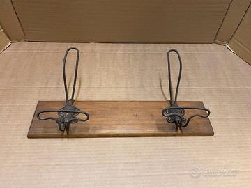 ANTICO ATTACCAPANNI IN FERRO E LEGNO.