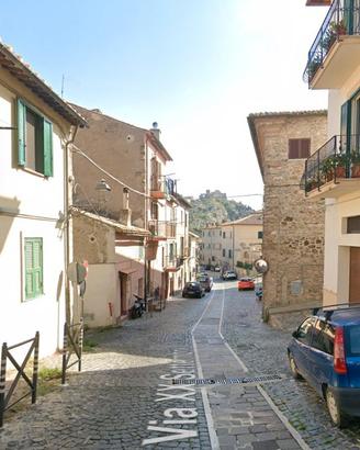 Tolfa ampio quadrilocale in villa