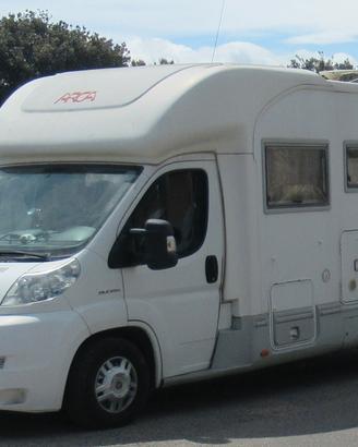 Camper semintegrale ARCA P680 LSX