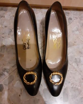 Scarpe con tacco basso