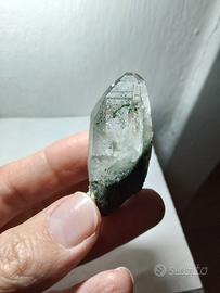 Quarzo cloritizzato con inclusioni 