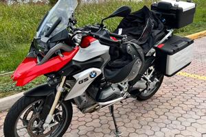 moto BMW R 1200 GS.