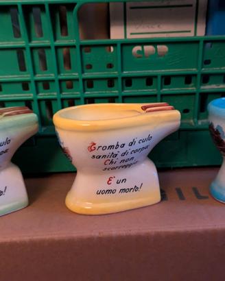 piccoli WC in ceramica con frasi ironiche