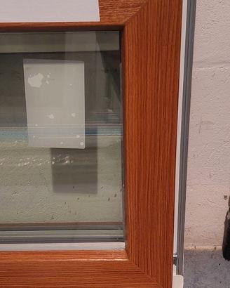 Infisso in PVC bicolore con anta ribalta e mircrov