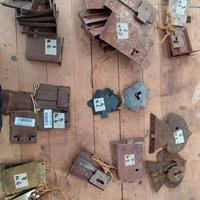 Ferramenta mobili antichi