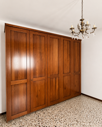 Armadio 6 ante con cassettiera interna 306x256 cm