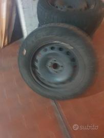 cerchi in ferro con gomme 