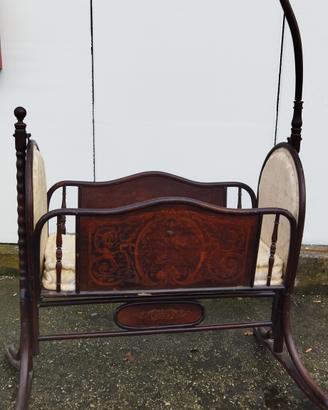 Culla Stile Thonet 