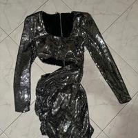 Vestito corto con paillettes argentato