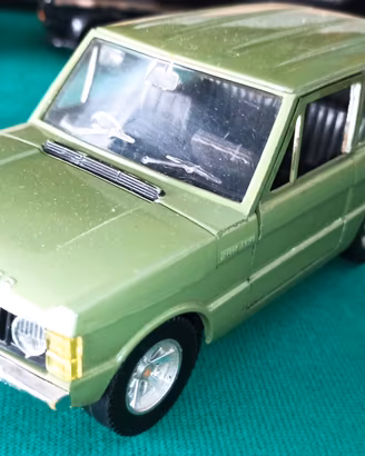 Land Rover Burago