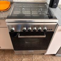 Cucina a gas 4 fuochi con forno