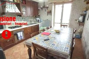 Appartamento di 120 m² con 3 locali e posto auto a