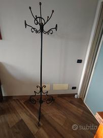 Appendiabito antico in ferro battuto nero