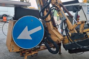 Braccio e testata trinciante ferri