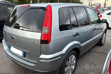 FORD FUSION - SENZA PROBLEMI E BEN MESSA