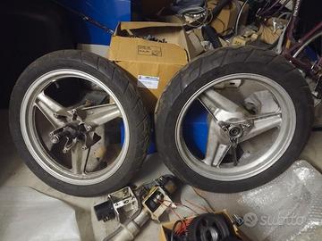 Cerchi e gomme Honda Cbr 600 1987