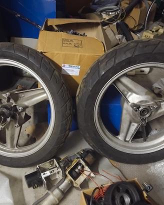 Cerchi e gomme Honda Cbr 600 1987