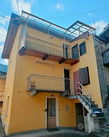Casa su 3 lati ristrutturata