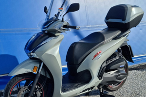 Honda Sh 350 sport Pearl Falcon pearl