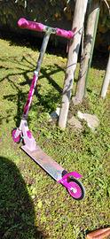 Monopattino Bambina +2 caschi 
