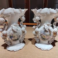 Coppia di Vasi in porcellana - stile Capodimonte
