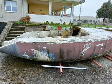 Scafo vela in vetroresina