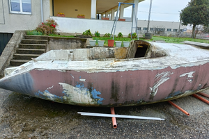 Scafo vela in vetroresina