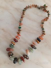 Collana di pietre