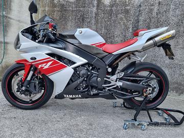 Yamaha YZF R1