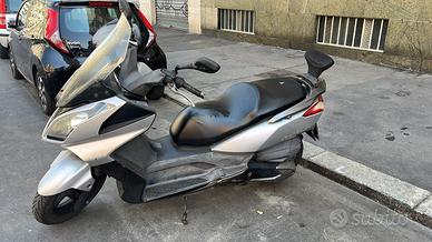 Kymco Downtown 200