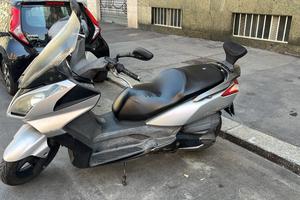 Kymco Downtown 200