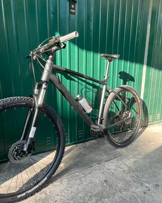 Mountain bike Cube