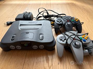 Lotto Nintendo 64 N64 + 2 Controller + 7 Giochi