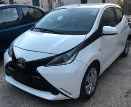 TOYOTA Aygo automatica 2ª serie - 2016