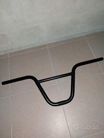 Manubrio bmx KHE acciaio Hi-ten 680 mm.
