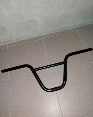 Manubrio bmx KHE acciaio Hi-ten 680 mm.