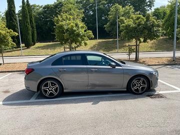 Mercedes Classe A 180d PREMIUM AMG LINE - Sedan