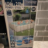 Piscina fuoriterra nuova