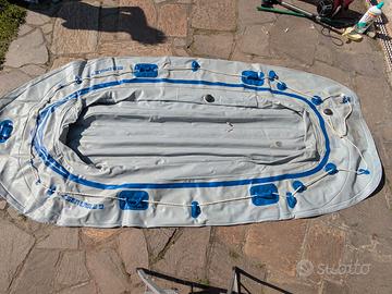 Gommone gonfiabile con remi