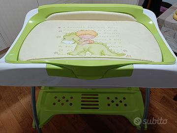 fasciatoio con vasca da bagno