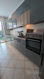 CUCINA MODERNA GRIGIO LACCATO  4,40 metri