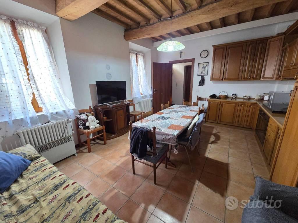 Villa di 253 m² con più di 5 locali e box auto dop - Vista 4