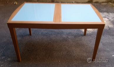 Tavolo in ciliegio e vetro satinato