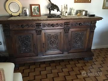 Mobile stile antico.
