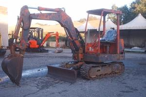 Miniescavatore usato TAKEUCHI TB800