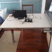 Scrivania estraibile moderna Colombini