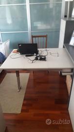 Scrivania estraibile moderna Colombini