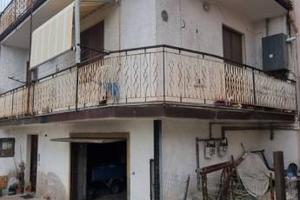 Casa indipendente di 244 m² con più di 5 locali e 