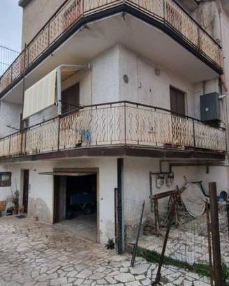 Casa indipendente di 244 m² con più di 5 locali e 