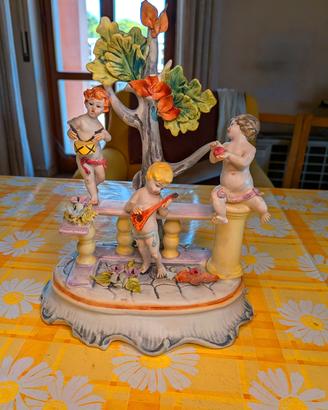 STATUINA BASSANO PUTTI IN CERAMICA  Elegante statu